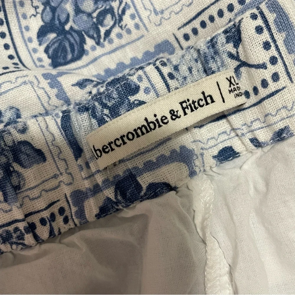 Abercrombie & Fitch | Linen Blend Button Skort in‎ Blue Fruit Pattern